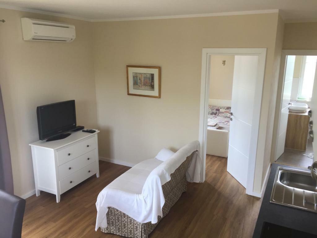 Apartment Luiza Funtana Bagian luar foto